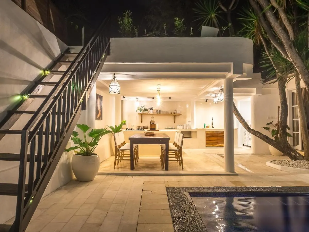 Ocean Star Villa One Near Kudeta Beach Seminyak Indonesien
