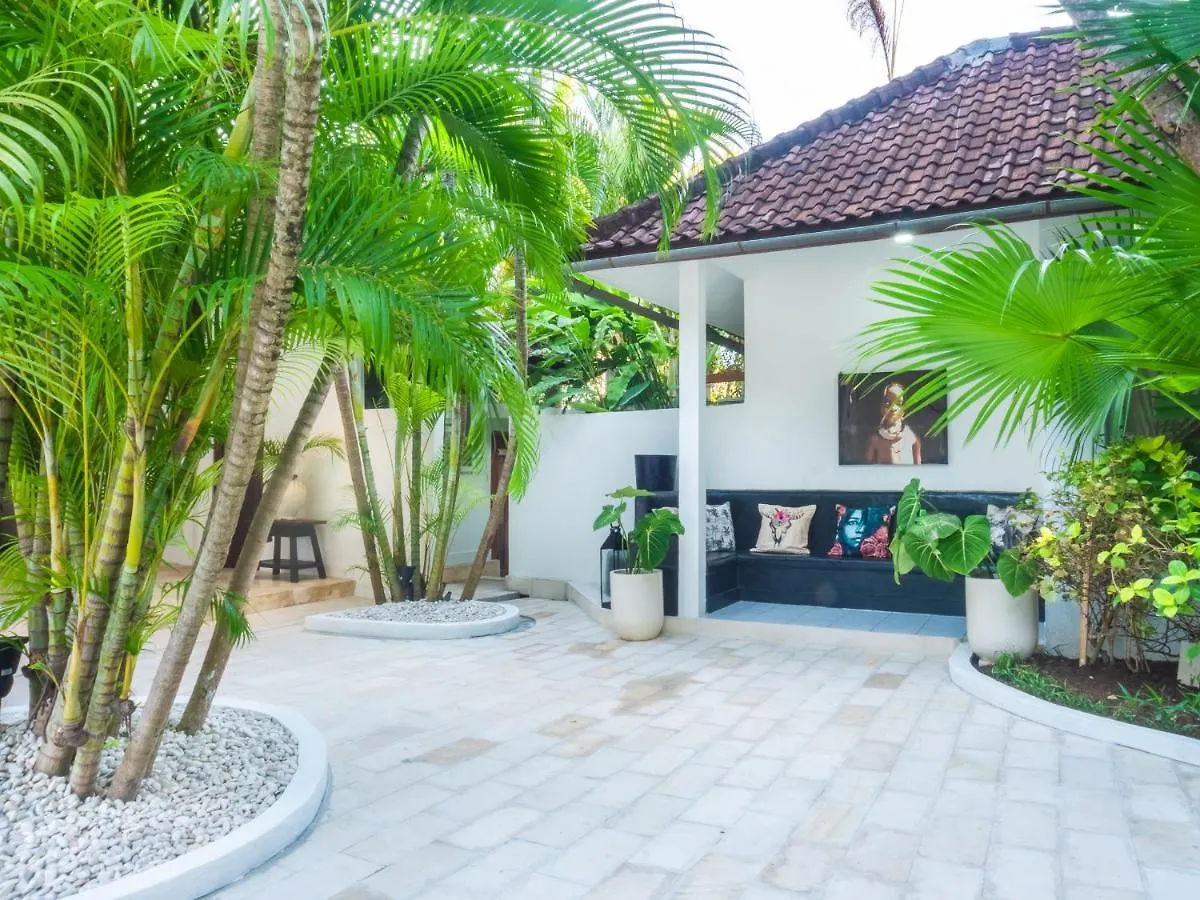 Ocean Star Villa One Near Kudeta Beach Seminyak Indonesien